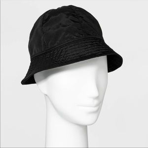 Wild fable bucket hat